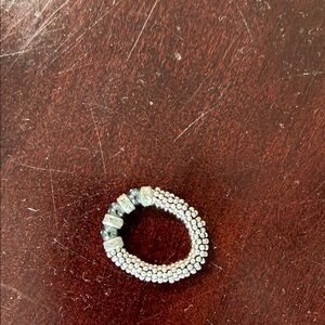Elegant Silver Beaded ring